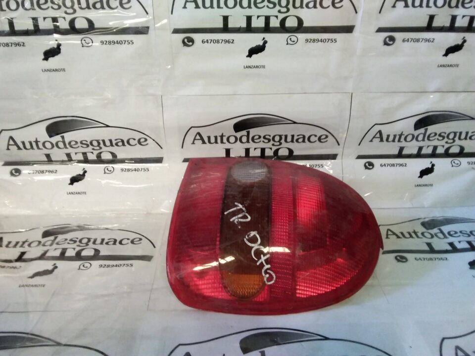 PILOTO TRASERO DERECHO OPEL CORSA B