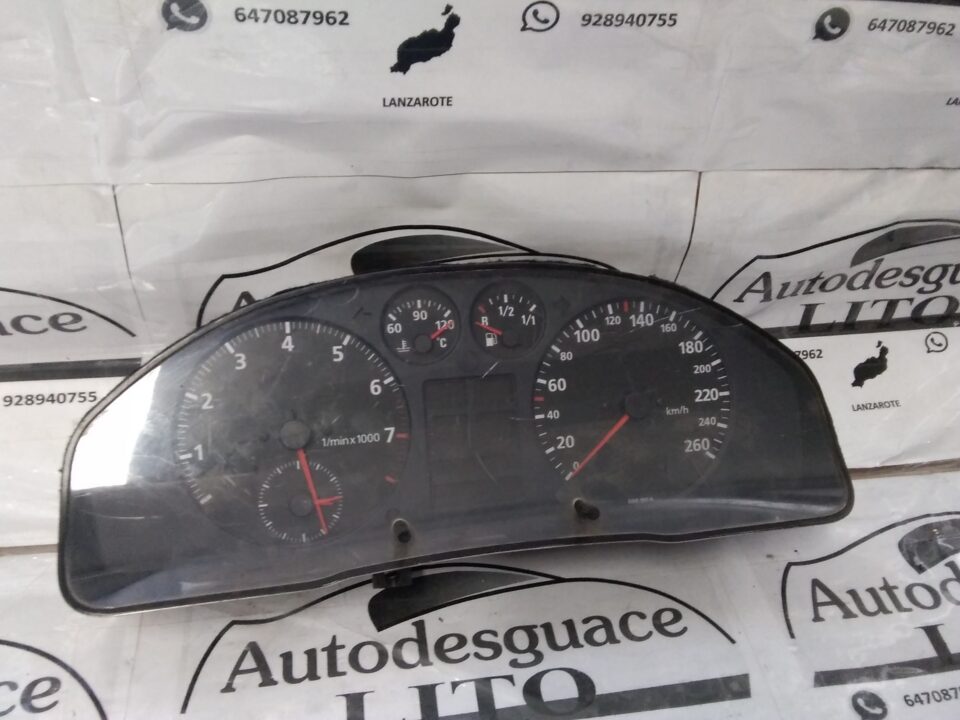 CUADRO INSTRUMENTOS AUDI A4 AVANT (B5) 1.8