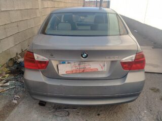 PARAGOLPES TRASERO BMW SERIE 3 BERLINA (E90) 320i - fotografía 4