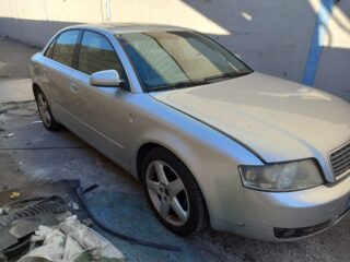 PARAGOLPES TRASERO AUDI A4 AVANT (8E) 2.0 FSI - fotografía 8