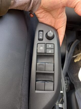 MANDO ELEVALUNAS DELANTERO IZQUIERDO TOYOTA - fotografía 8