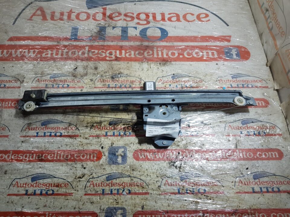 ELEVALUNAS DELANTERO IZQUIERDO RENAULT TRAFIC III COMBI Mixto N1 L1H1 28t (56 plazas)