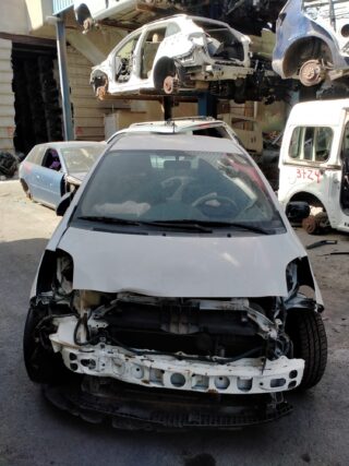 PARAGOLPES TRASERO TOYOTA YARIS (KSP9SCP9NLP9) - fotografía 8