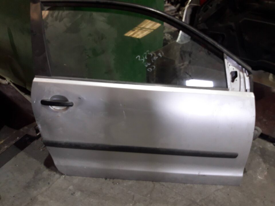 PUERTA DELANTERA DERECHA VOLKSWAGEN POLO IV (9N3) Match