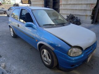 PILOTO TRASERO IZQUIERDO OPEL CORSA B Edition 2000 - fotografía 4
