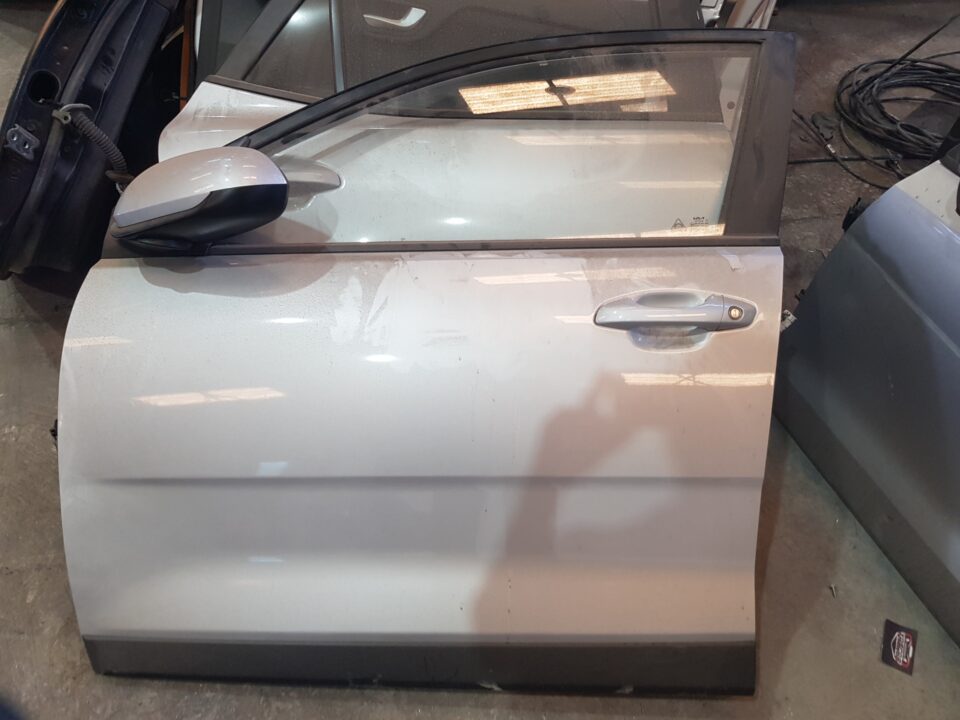 PUERTA DELANTERA IZQUIERDA KIA STONIC (YBCUV) Black Edition