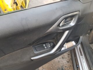 MANDO ELEVALUNAS DELANTERO IZQUIERDO PEUGEOT 2008 STYLE - fotografía 8