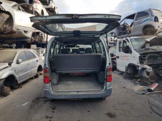 NO IDENTIFICADO TOYOTA HI-ACE Combi (9 - Plazas) - fotografía 5