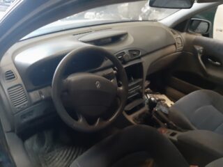 CUADRO INSTRUMENTOS RENAULT LAGUNA GRANDTOUR (K56) 1.9 dCi RT - fotografía 7