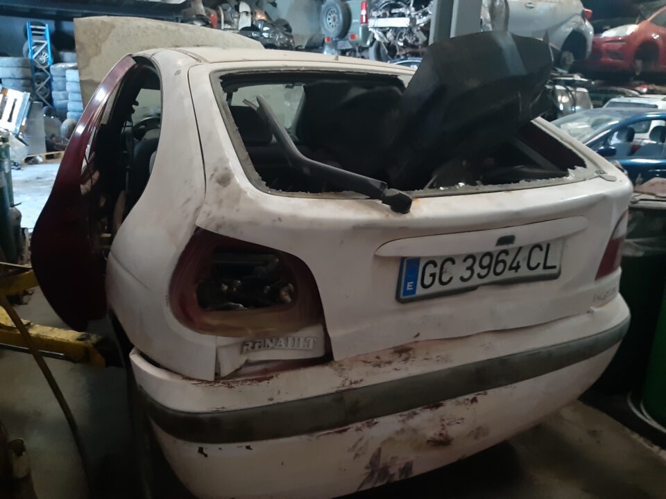 PUERTA DELANTERA DERECHA RENAULT MEGANE I FASE 2 BERLINA (BA0) 1.4 16V Authentique