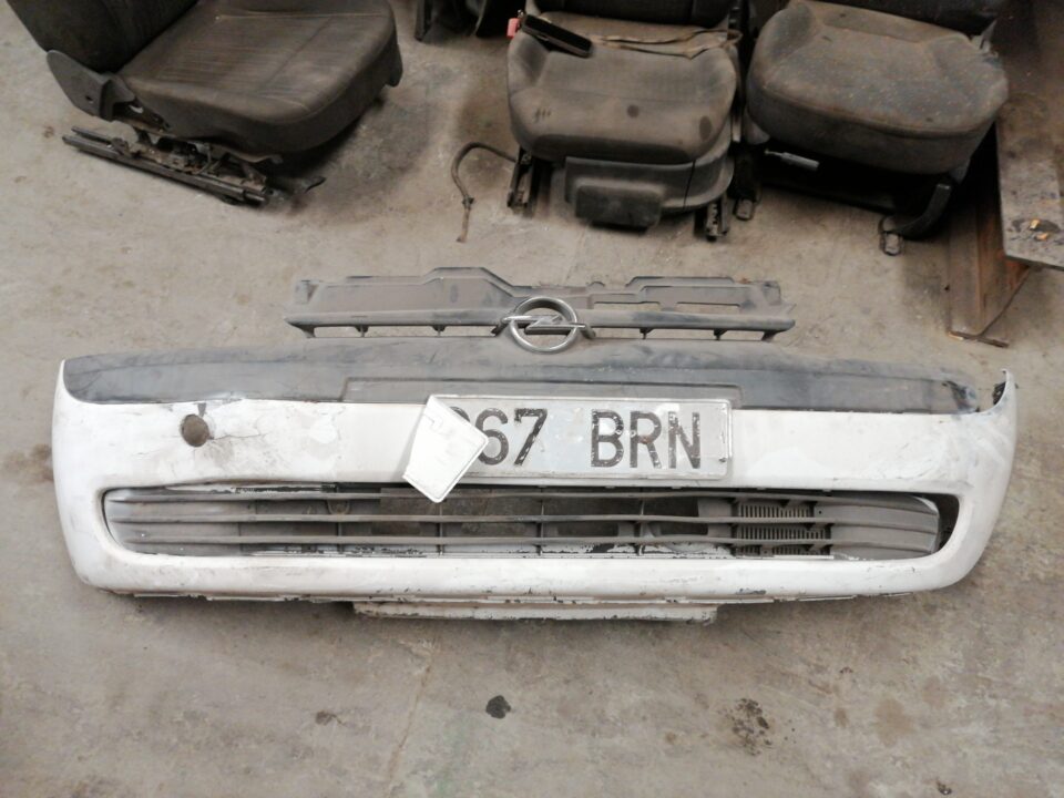 PARAGOLPES DELANTERO OPEL CORSA C Club