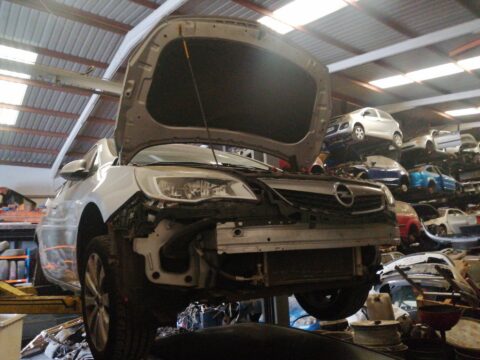 FARO DERECHO OPEL ASTRA J BERLINA 5P Cosmo