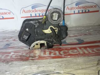 CERRADURA PUERTA TRASERA IZQUIERDA TOYOTA AVENSIS BERLINA (T25) 2.0 D4-D Executive Berlina (5-ptas.) - fotografía 3
