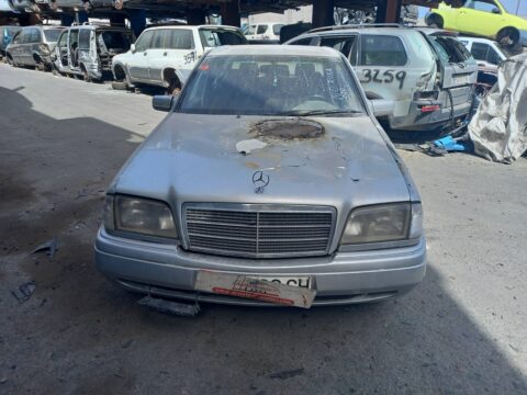 ALETA DELANTERA IZQUIERDA MERCEDES-BENZ CLASE C (BM 202) BERLINA 220 (202.022)
