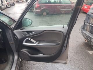 PUERTA TRASERA IZQUIERDA OPEL ZAFIRA C TOURER Edition - fotografía 6