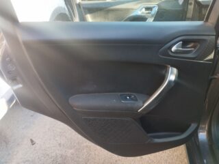 PORTON TRASERO PEUGEOT 2008 Style - fotografía 3