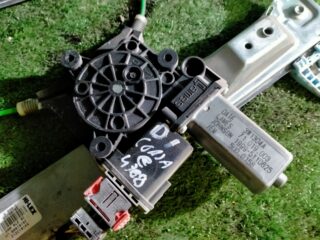 ELEVALUNAS DELANTERO IZQUIERDO OPEL CORSA E GSi - fotografía 4