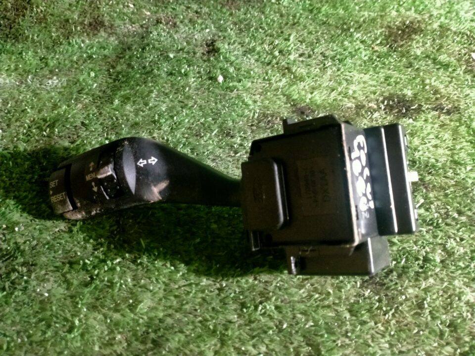 MANDO INTERMITENTES FORD FOCUS BERLINA (CB4) Business