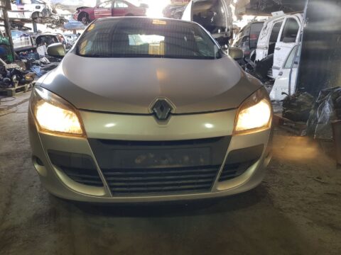 LUZ CENTRAL DE FRENO RENAULT MEGANE III COUPE Color Edition