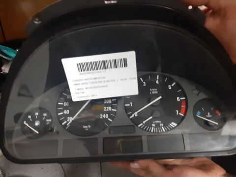 CUADRO INSTRUMENTOS BMW SERIE 5 BERLINA (E39) 520i
