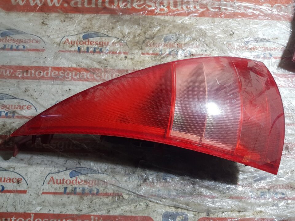 PILOTO TRASERO DERECHO CITROEN C3 1.4 Satisfaction