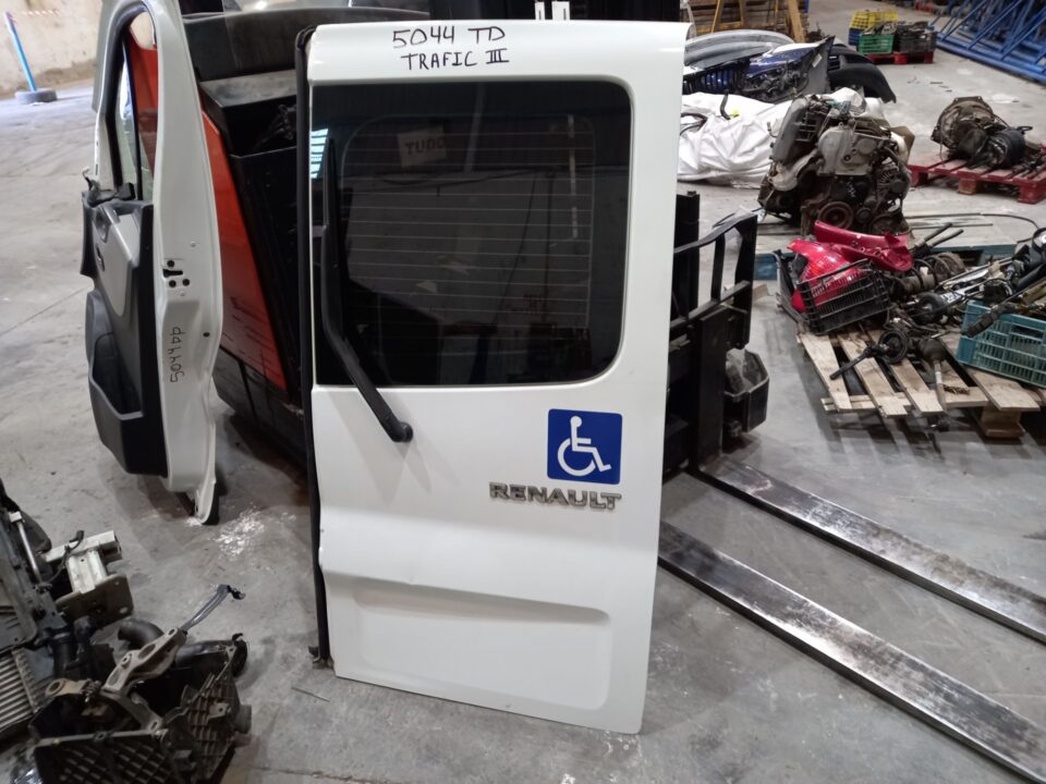 PUERTA TRASERA DERECHA RENAULT TRAFIC III FURGÓN L2H1 29t