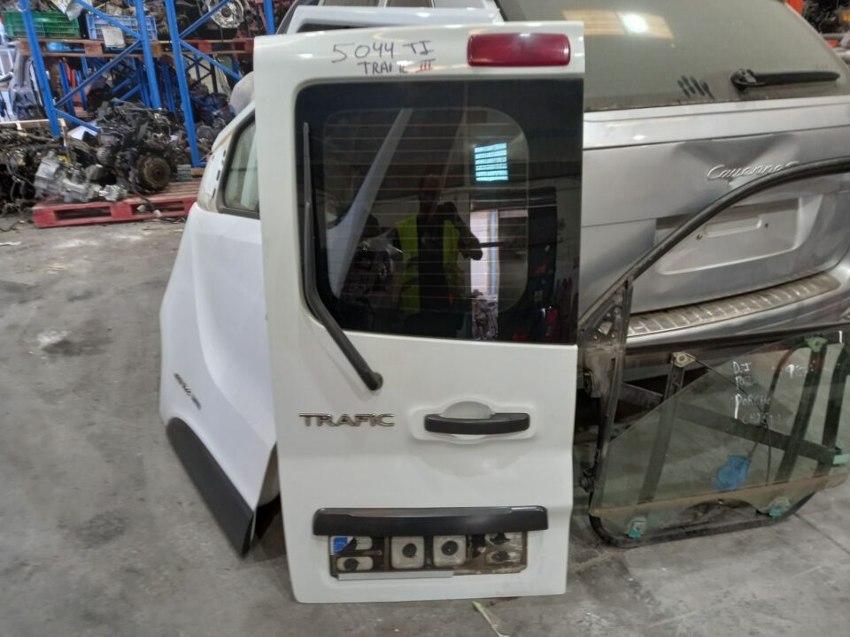 PUERTA TRASERA IZQUIERDA RENAULT TRAFIC III FURGÓN L2H1 29t