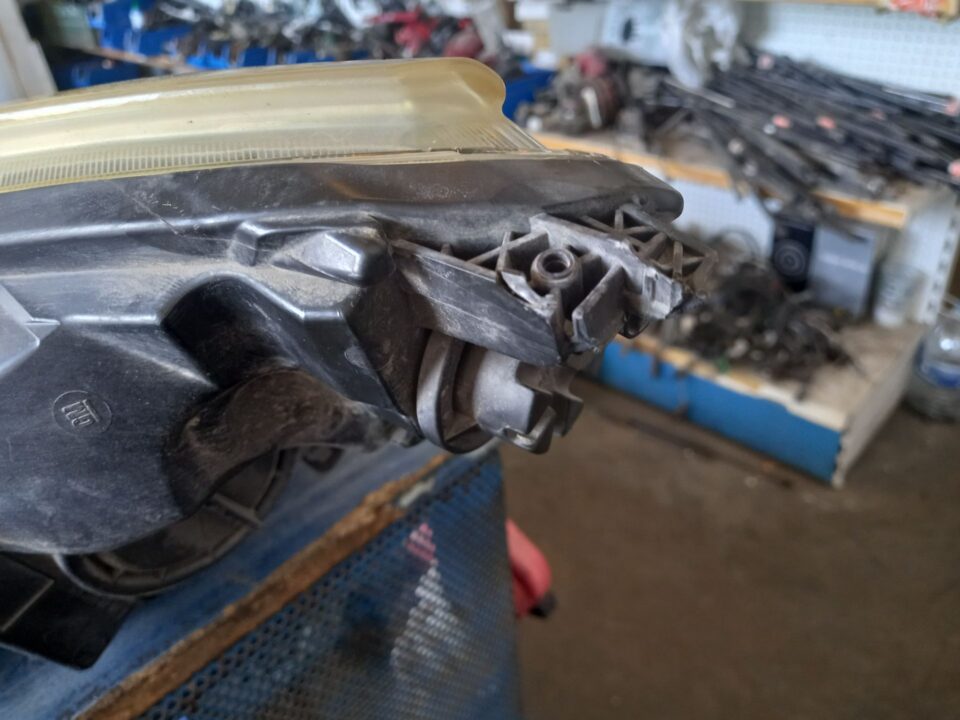 FARO DERECHO OPEL ASTRA J BERLINA 5P Cosmo