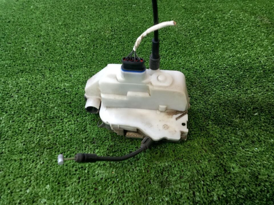 CERRADURA PUERTA DELANTERA DERECHA RENAULT MEGANE II BERLINA 5P Authentique