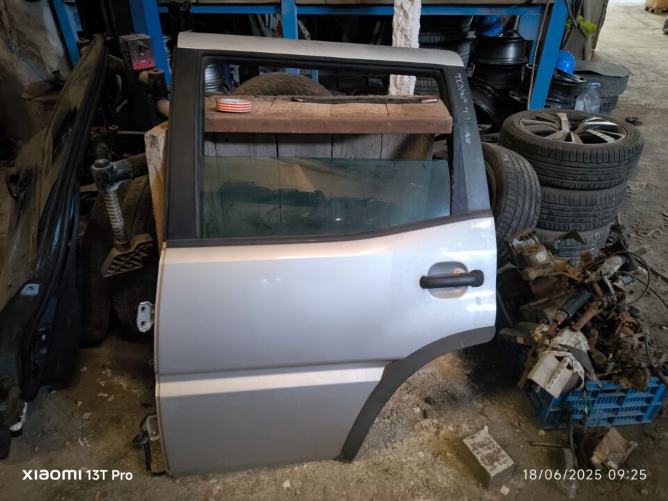 PUERTA TRASERA IZQUIERDA NISSAN TERRANO II (R20) Aventura