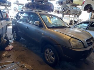 FARO DERECHO HYUNDAI TUCSON (JM) 2.7 Style 4X4 - fotografía 8