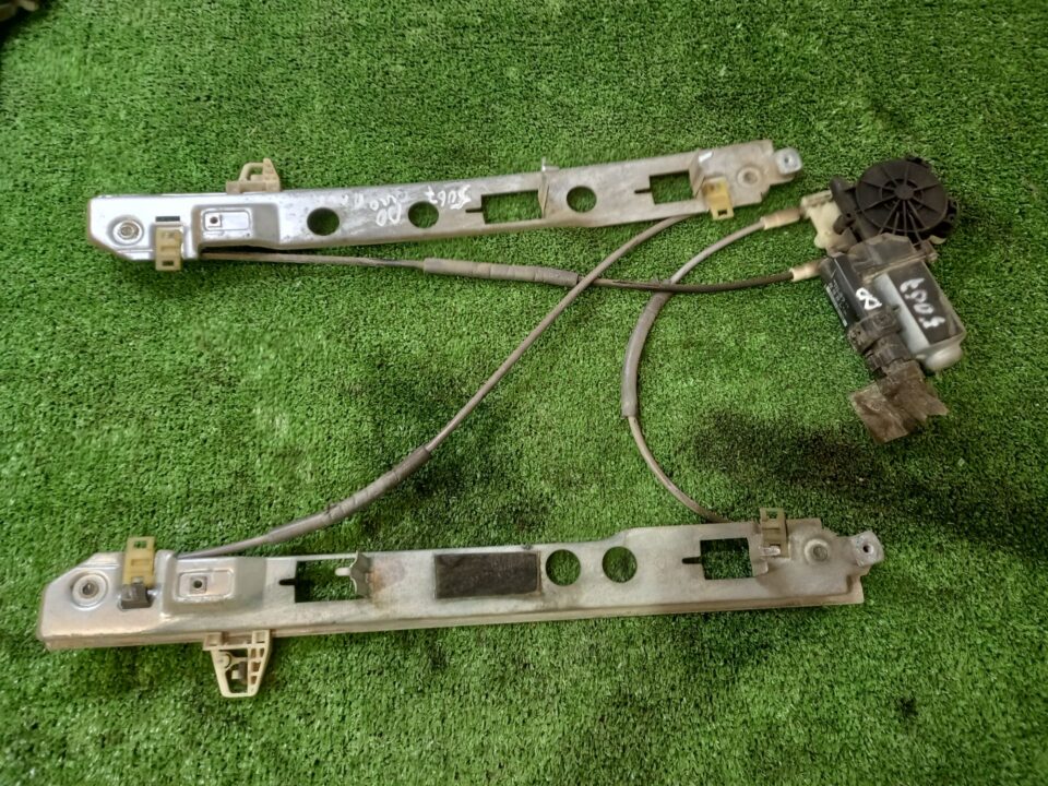 ELEVALUNAS DELANTERO DERECHO RENAULT MEGANE II BERLINA 5P Authentique