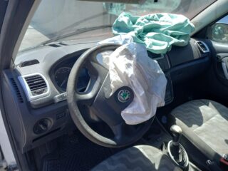 PILOTO TRASERO DERECHO SKODA FABIA (5J2) Style - fotografía 6