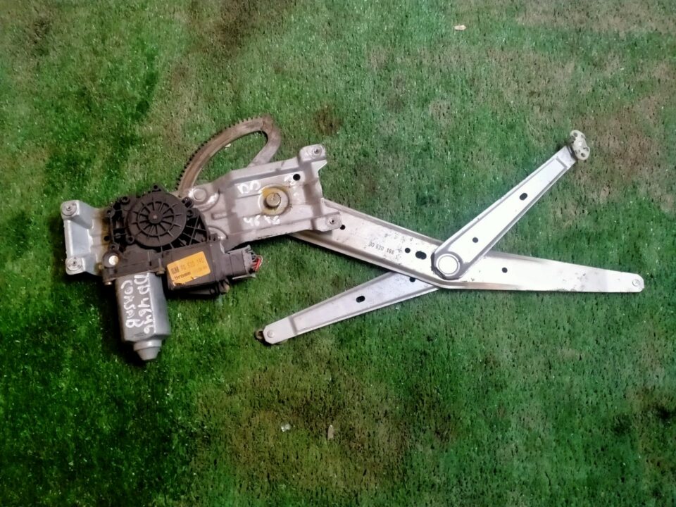 ELEVALUNAS DELANTERO DERECHO OPEL CORSA B Edition 2000
