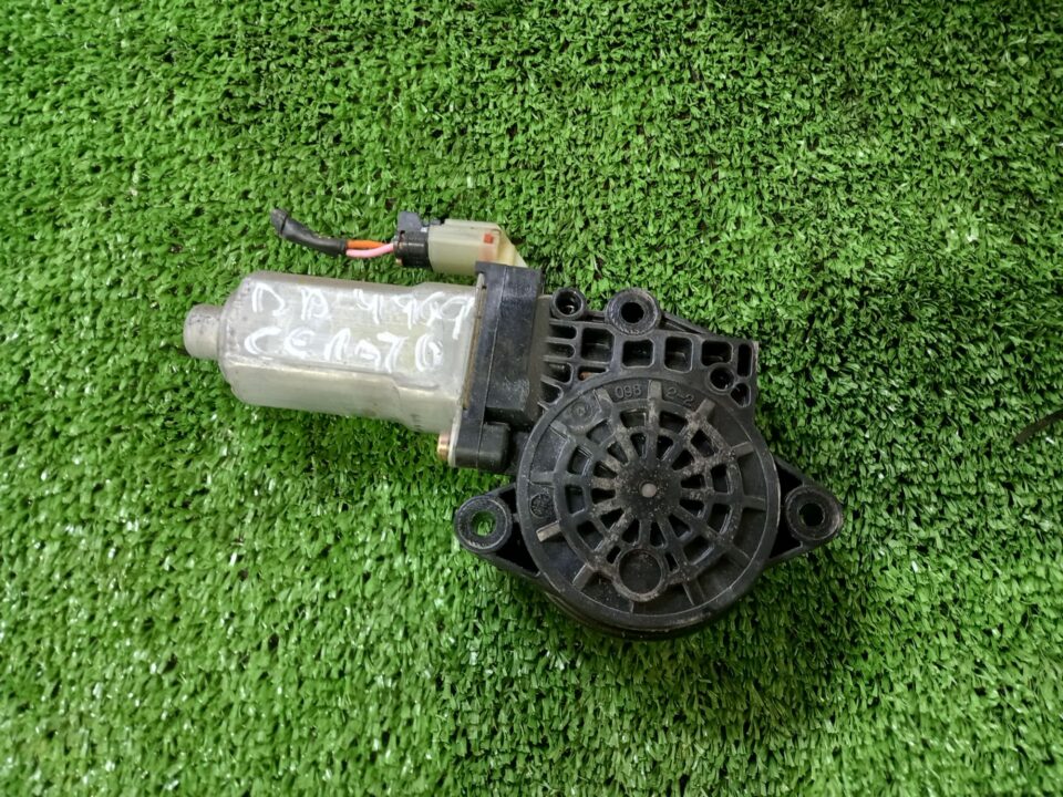 MOTOR ELEVALUNAS DELANTERO DERECHO KIA CERATO (LD)