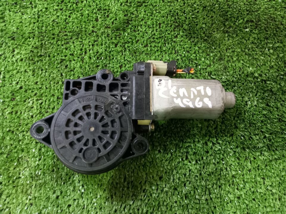 MOTOR ELEVALUNAS DELANTERO IZQUIERDO KIA CERATO (LD)
