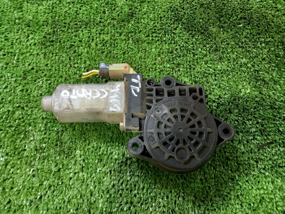MOTOR ELEVALUNAS TRASERO DERECHO KIA CERATO (LD)