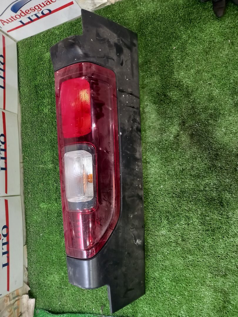 PILOTO TRASERO IZQUIERDO RENAULT TRAFIC III COMBI Mixto N1 L1H1 28t (56 plazas)