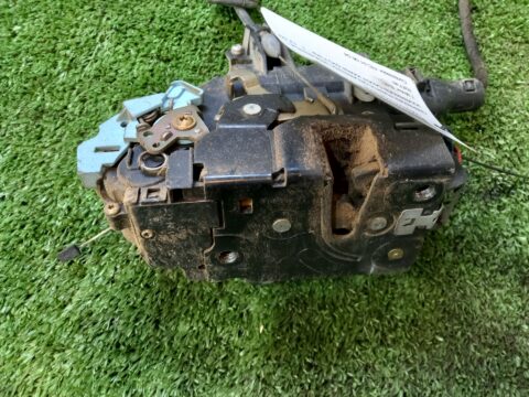 CERRADURA PUERTA DELANTERA IZQUIERDA VOLKSWAGEN CADDY (2K)(02.2004) Furg.