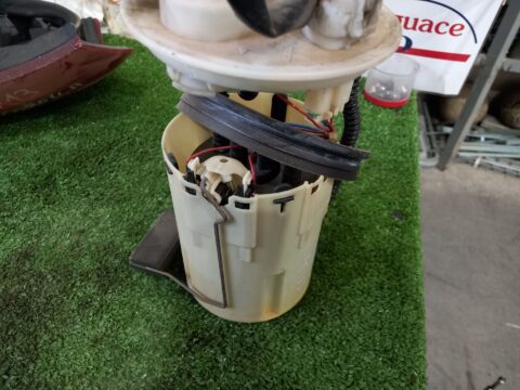 BOMBA COMBUSTIBLE TOYOTA COROLLA (E12) 1.6 Linea Luna Berlina