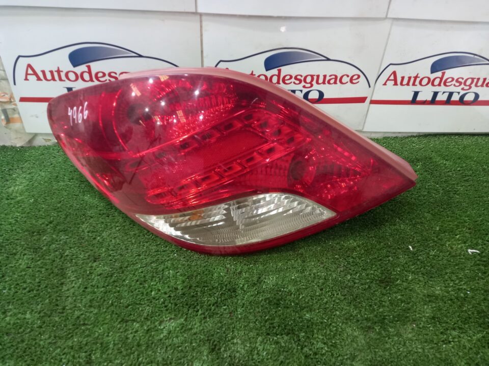 PILOTO TRASERO IZQUIERDO PEUGEOT 207 Confort