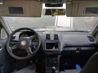 MANGUETA DELANTERA IZQUIERDA VOLKSWAGEN POLO III BERLINA (6N2) Trendline - fotografía 3