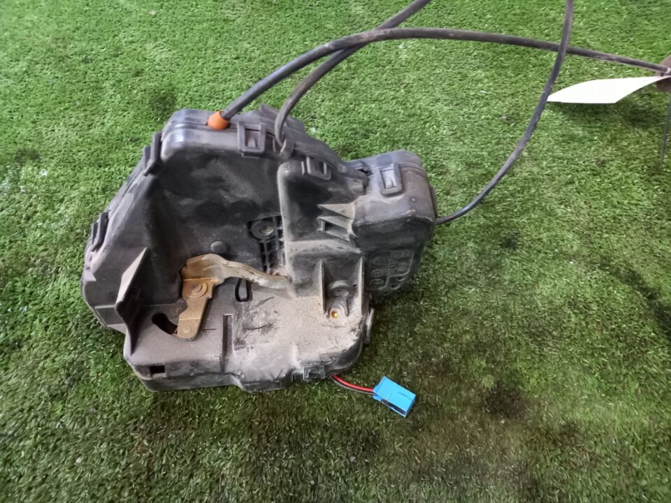 CERRADURA PUERTA TRASERA DERECHA MERCEDES-BENZ CLASE C (BM 203) BERLINA 220 CDI (LA) (203.008)