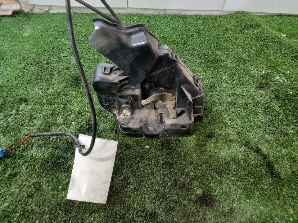 CERRADURA PUERTA TRASERA IZQUIERDA MERCEDES-BENZ CLASE C (BM 203) BERLINA 220 CDI (LA) (203.008)