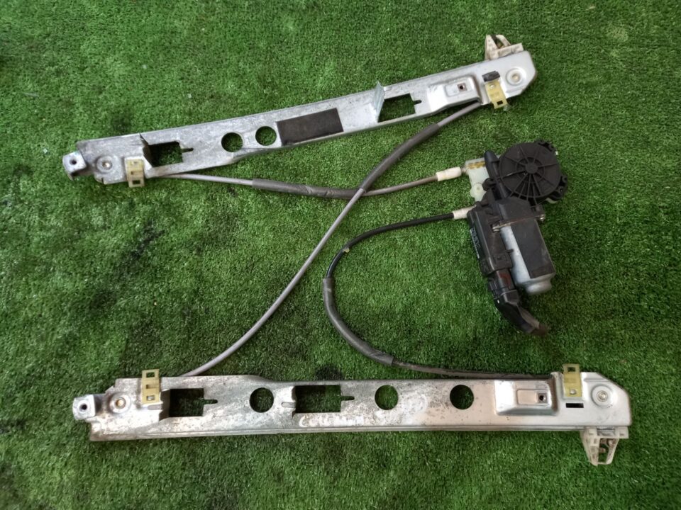 ELEVALUNAS DELANTERO DERECHO RENAULT MEGANE II BERLINA 5P Authentique