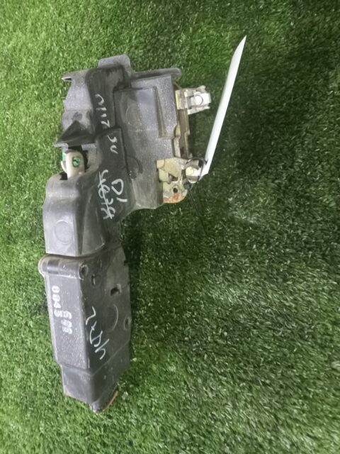 CERRADURA PUERTA DELANTERA IZQUIERDA MITSUBISHI CARISMA BERLINA 5 (DA0) 1900 DI-D Avance