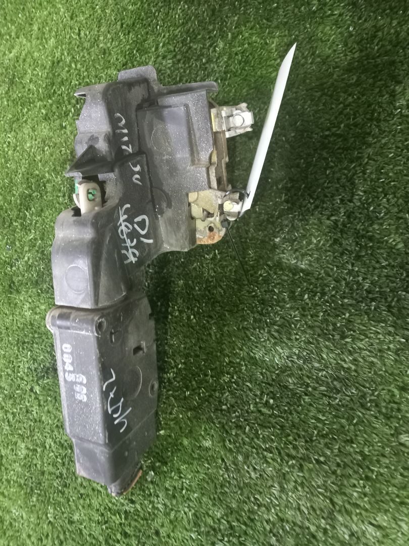 CERRADURA PUERTA DELANTERA IZQUIERDA MITSUBISHI CARISMA BERLINA 5 (DA0) 1900 DI-D Avance