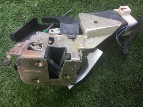 CERRADURA PUERTA TRASERA DERECHA MITSUBISHI CARISMA BERLINA 5 (DA0) 1900 DI-D Avance