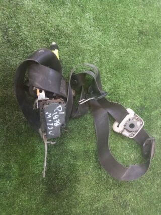 CINTURON SEGURIDAD DELANTERO IZQUIERDO MITSUBISHI CARISMA BERLINA 5 (DA0) 1900 DI-D Avance - fotografía 1