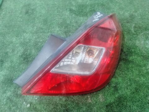 PILOTO TRASERO DERECHO OPEL CORSA D 111 Years